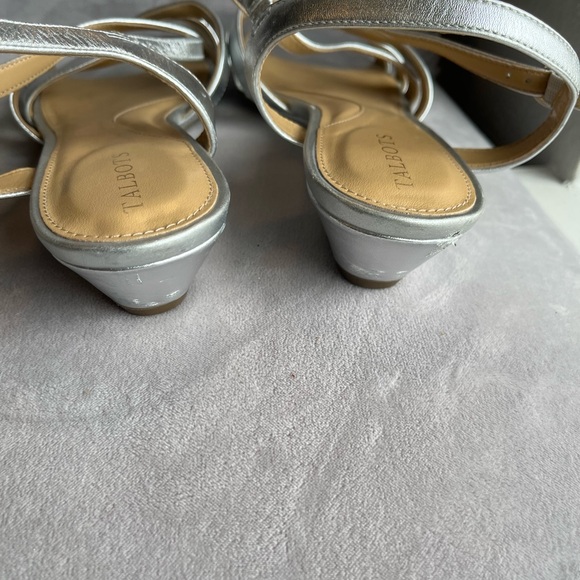 TALBOTS SANDALS SIZE 8.5 M Capri Metallic, micro wedge‎ - Picture 6 of 6